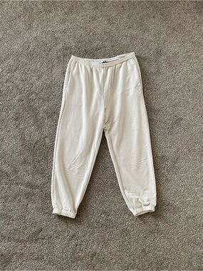 Vuori White Sedona Sweatpants